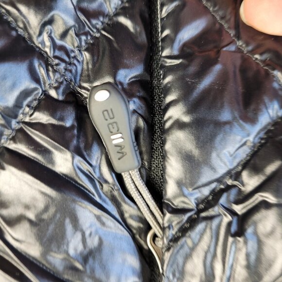 32 Degrees Woman’s Black Shiny puffer jacket size XS full zip - Picture 8 of 15